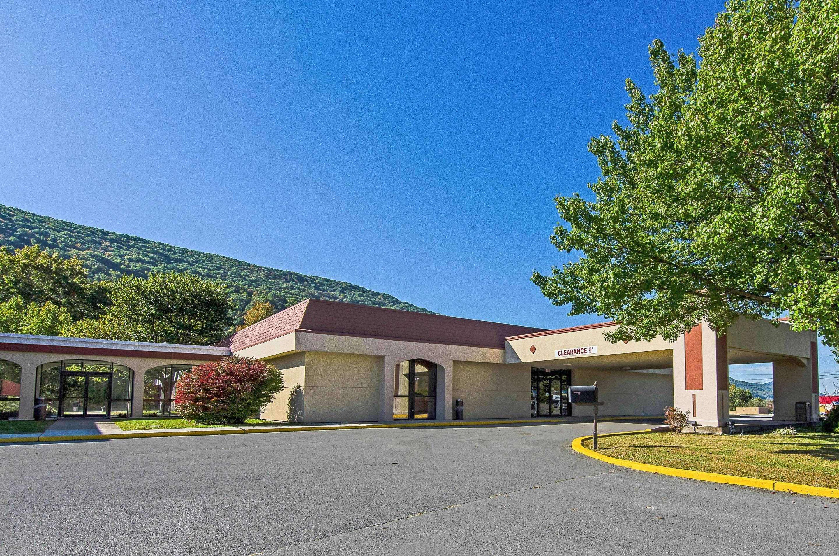 Econo Lodge Inn & Suites Norton Exterior foto