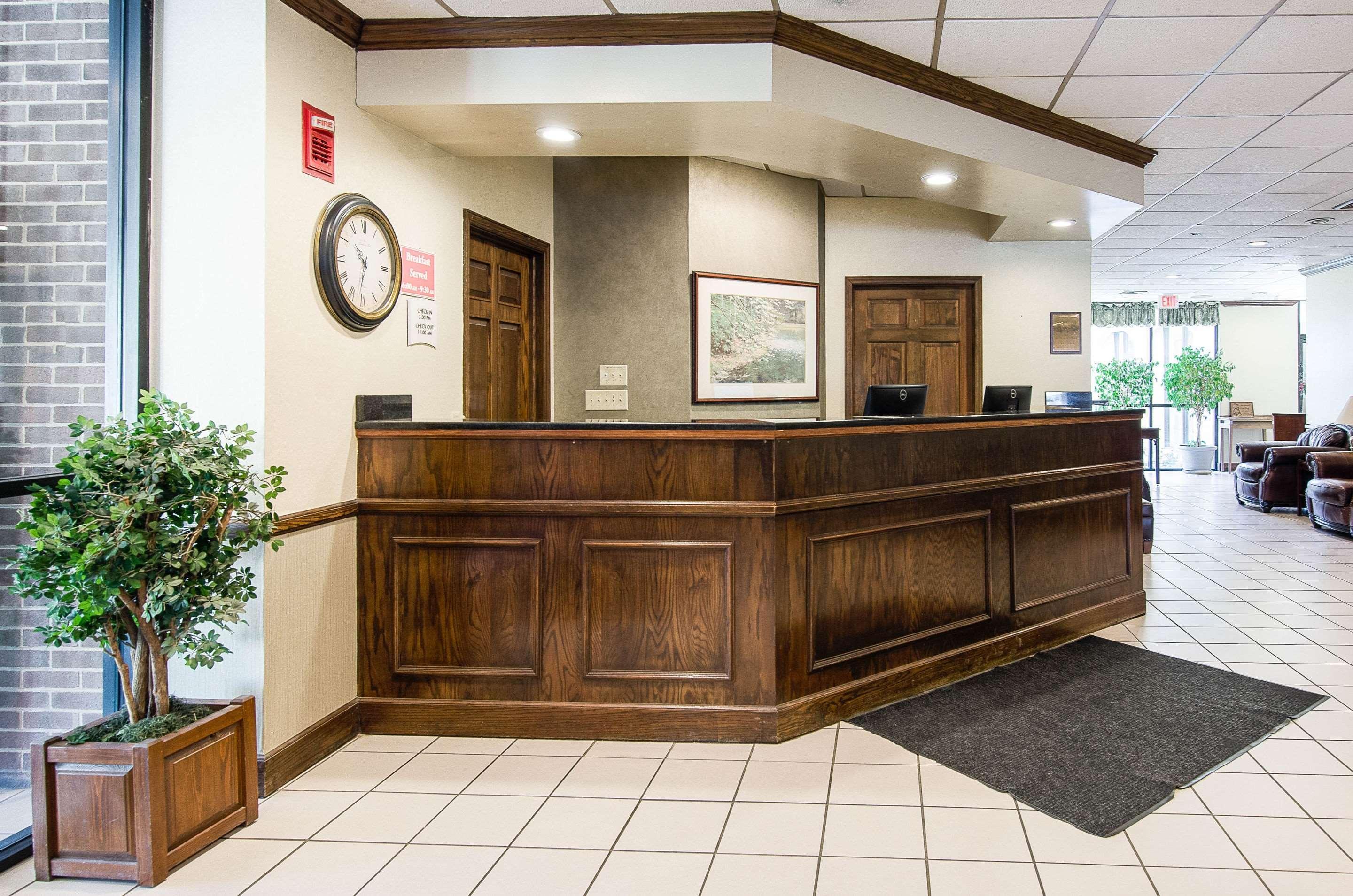 Econo Lodge Inn & Suites Norton Exterior foto