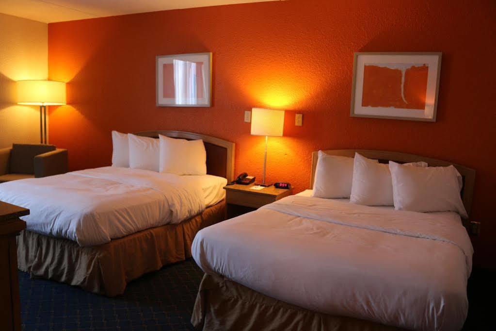 Econo Lodge Inn & Suites Norton Exterior foto