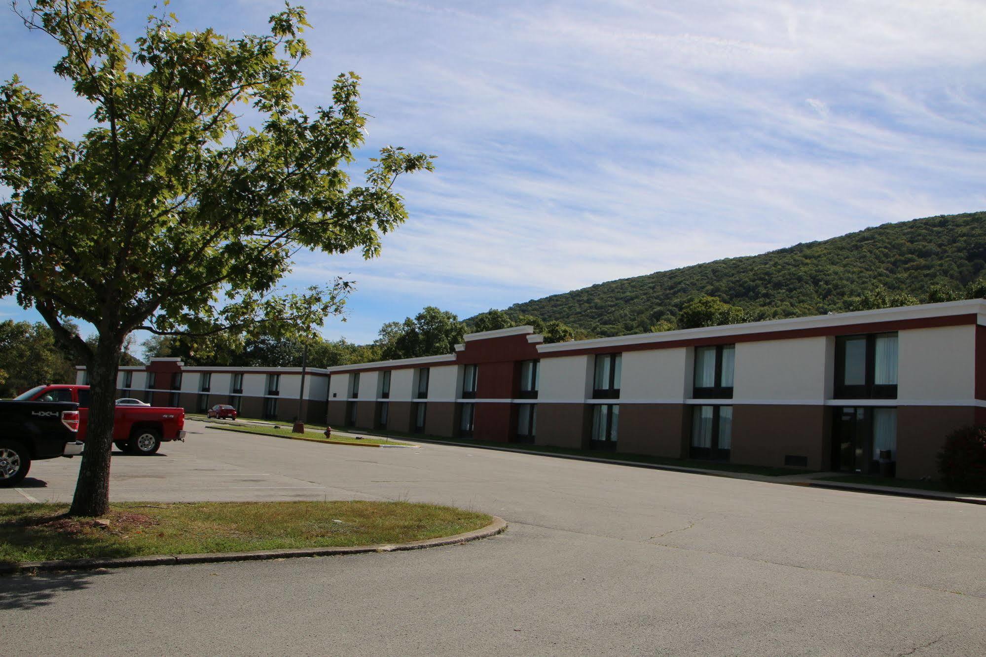 Econo Lodge Inn & Suites Norton Exterior foto